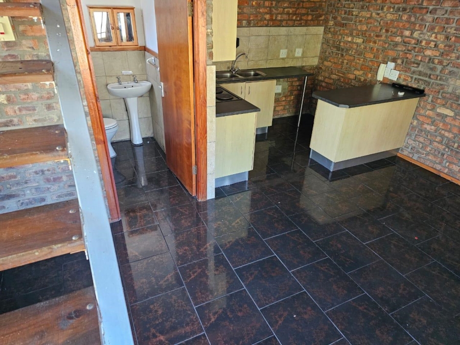 To Let 1 Bedroom Property for Rent in South End Eastern Cape